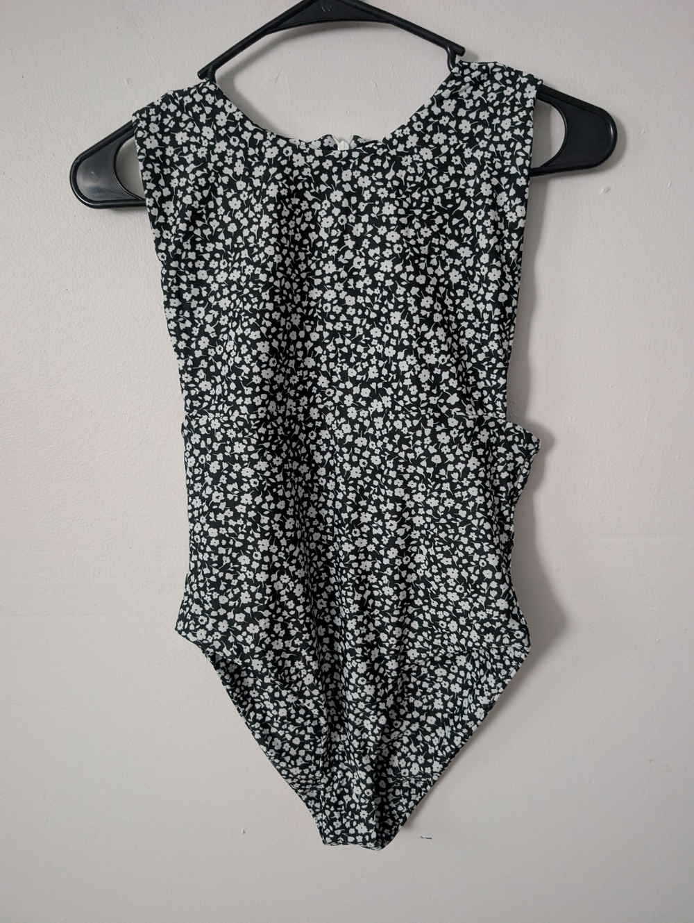 Stone Fox Swim Black And White Floral One Piece Swimsuit Size Small